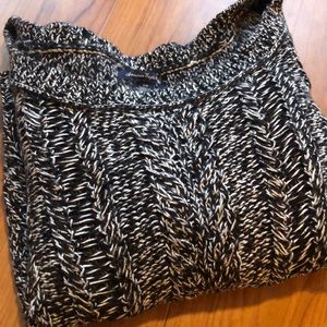 American Eagle (AE) black and white chunky sweater